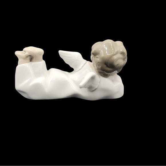 Lladro Angel Laying Down - Picture 3 of 4